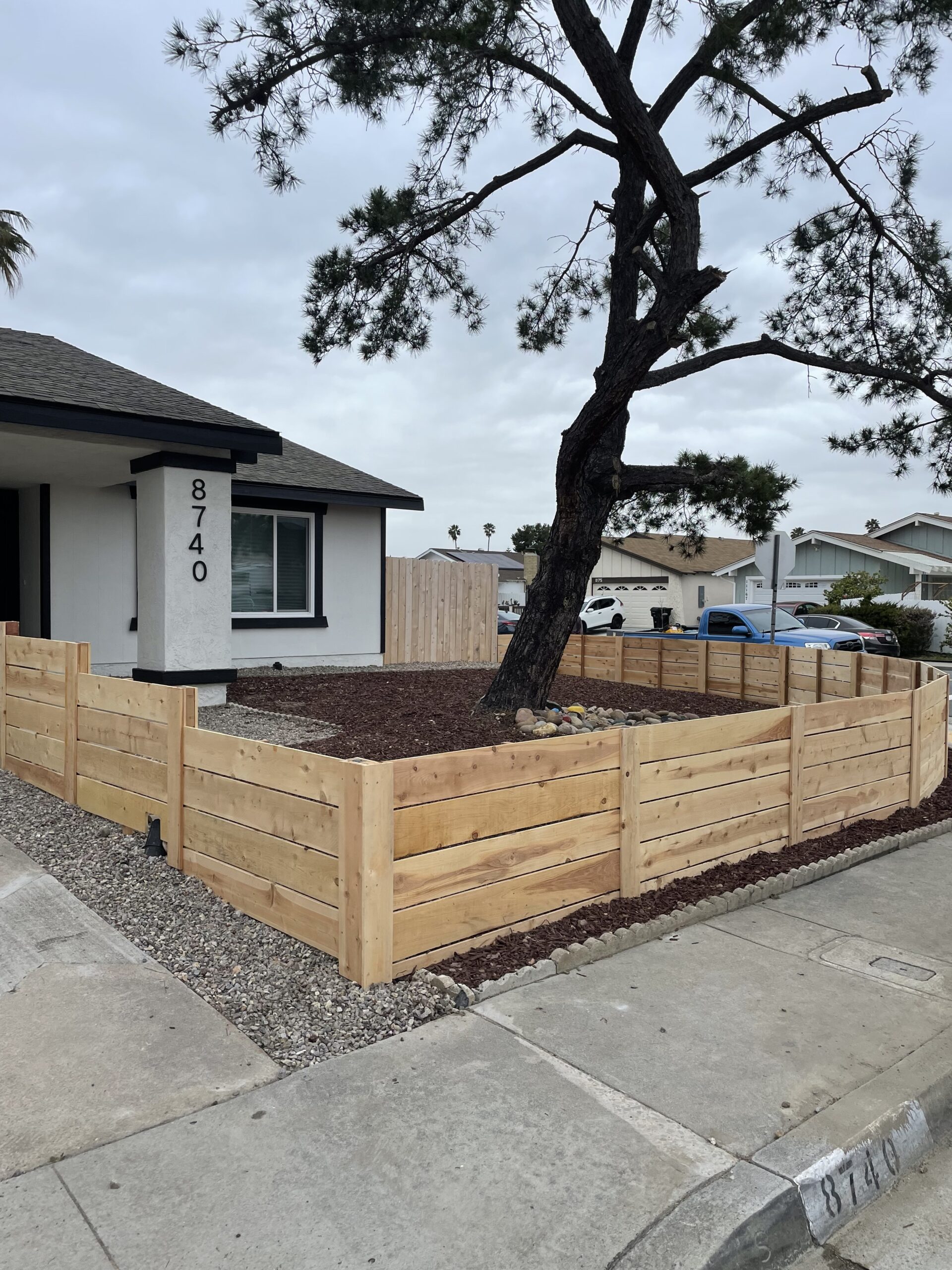 3_tall horizontal wooden fence front yard pet fence