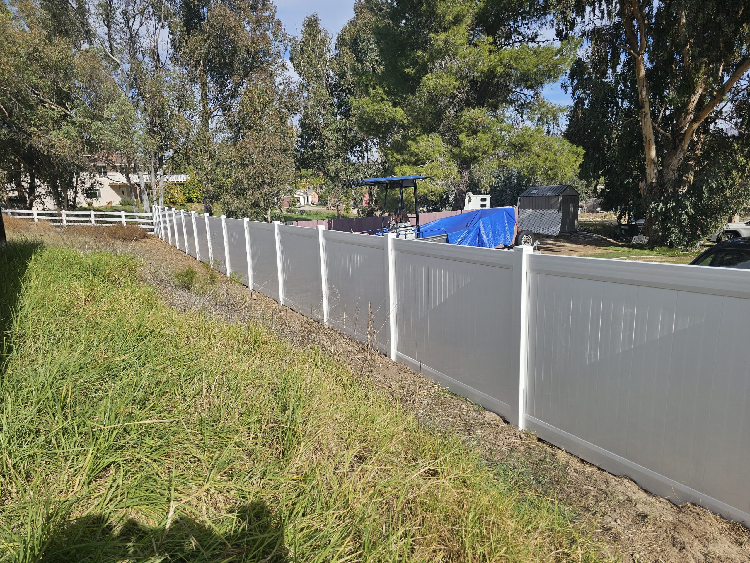 Pet fence made of vinyl