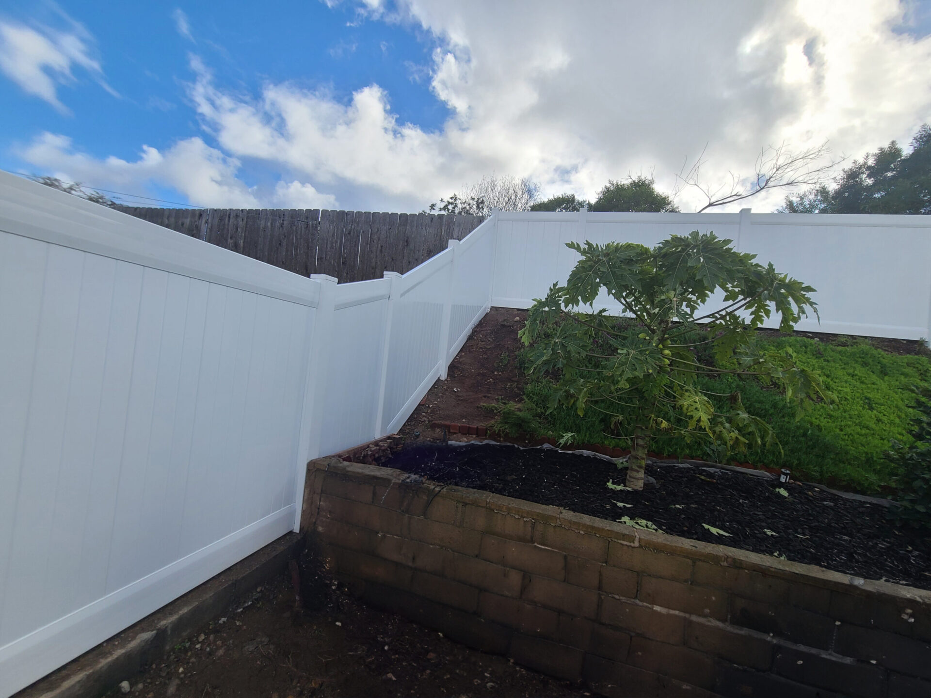 Vinyl fence installer in Rancho Penasquitos